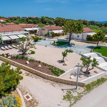 بيت للعطل Beachfront Paladina *