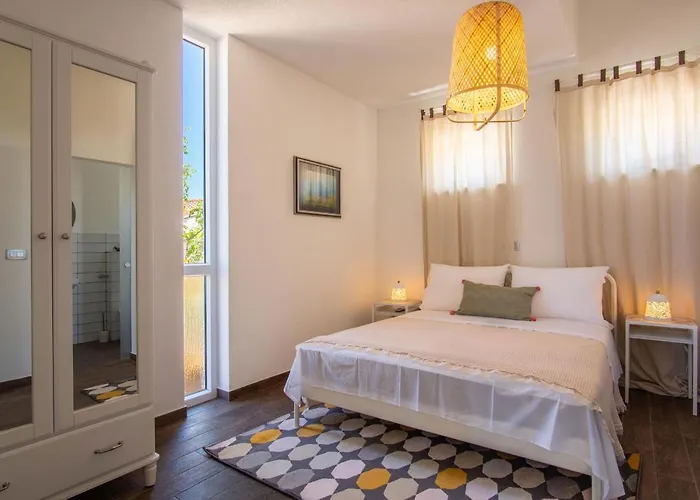 Vakantiehuis Paladina By Pag Tours